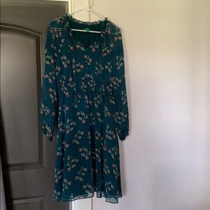 NEVER WORN! Emerald print flowy mid-length dress!